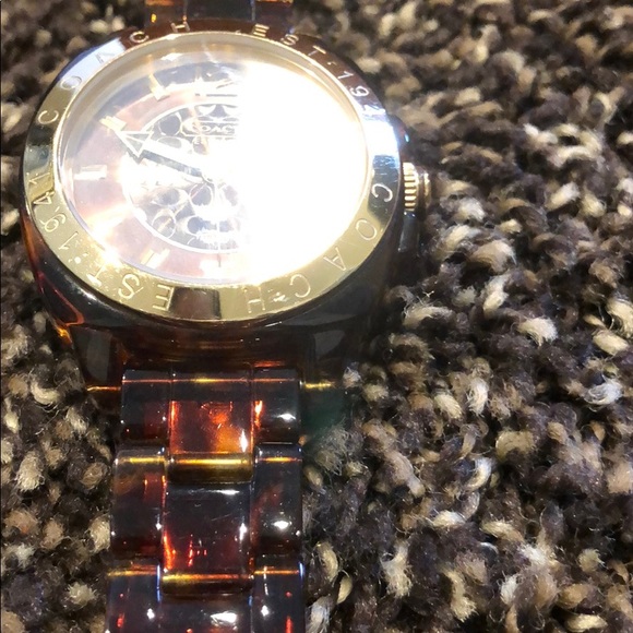 Coach Tortoise Watch - Picture 2 of 4